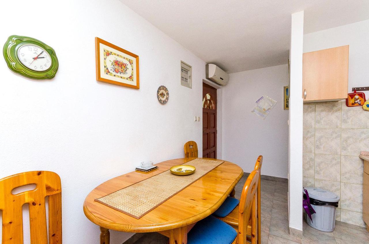 Apartments Marijana โตรกีร์ ภายนอก รูปภาพ